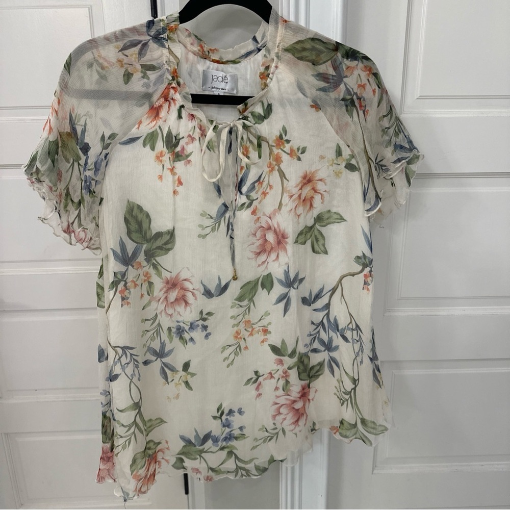 Jade by Johnny Was 100% Silk Tiered Sleeve Colorful Floral Blouse Top Sz S Tie
